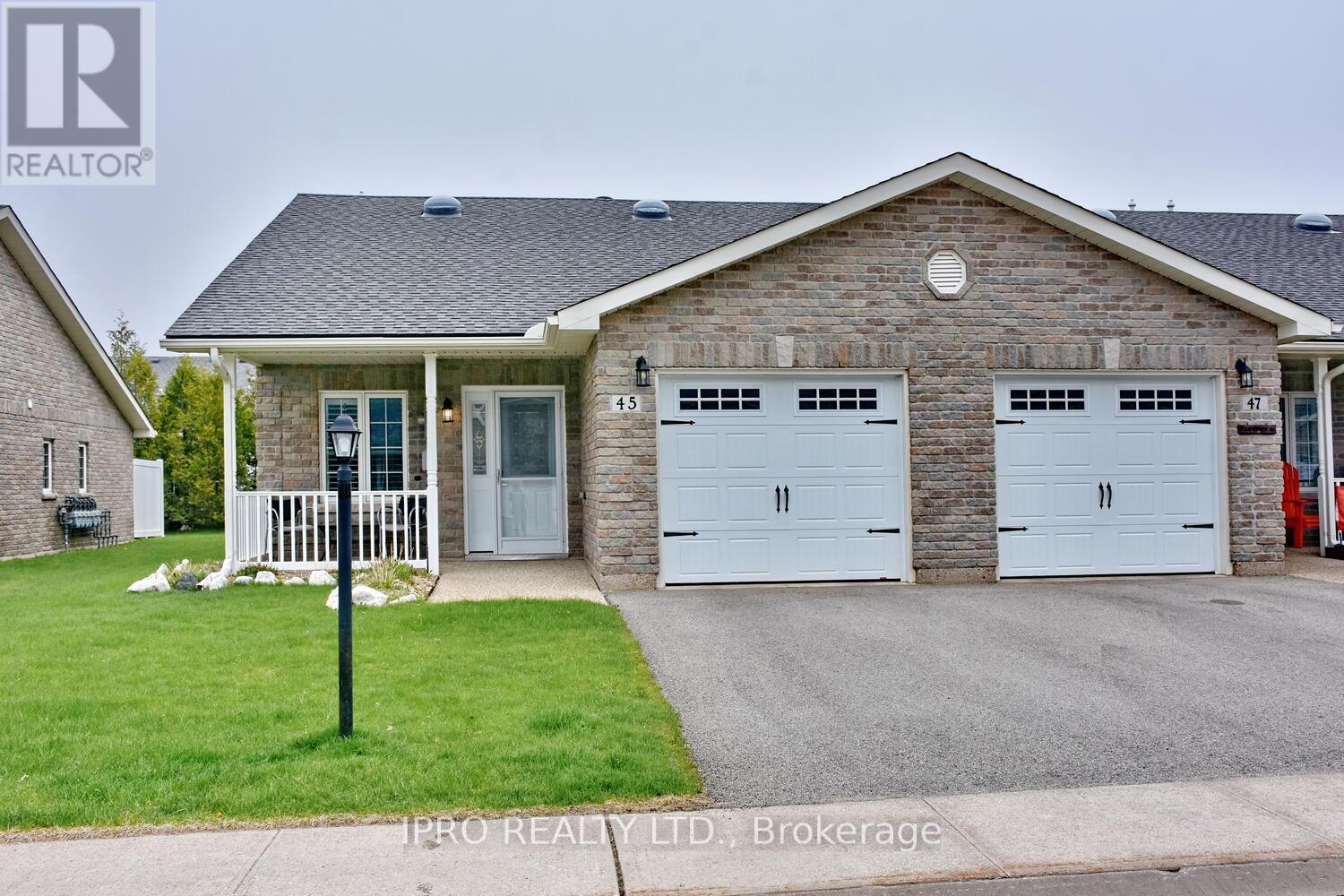 Property at 45 CLOVER CRESCENT image 2