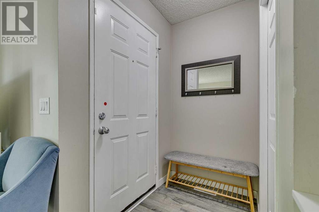 Property at 85 Cedardale Crescent SW image 3