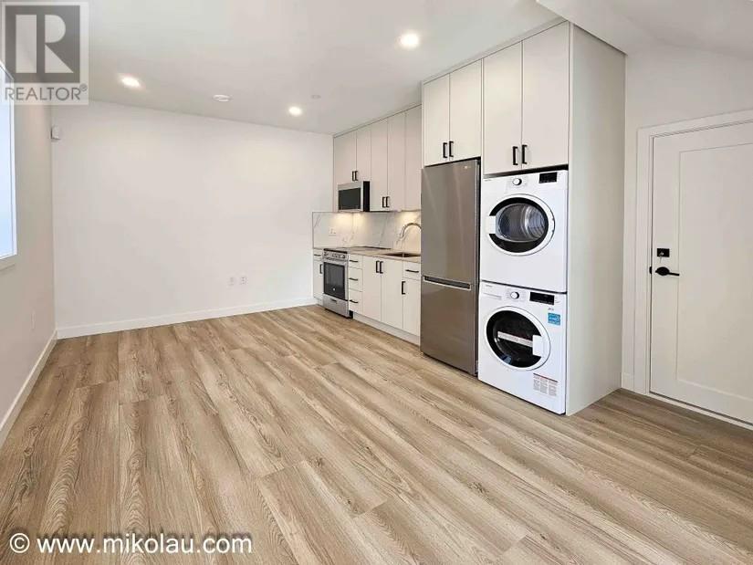 312x 32 W VANCOUVER WEST, vancouver, British Columbia V6L2C1