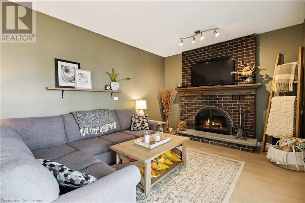 Photo 13 of 40 for 55 Concord Crescent