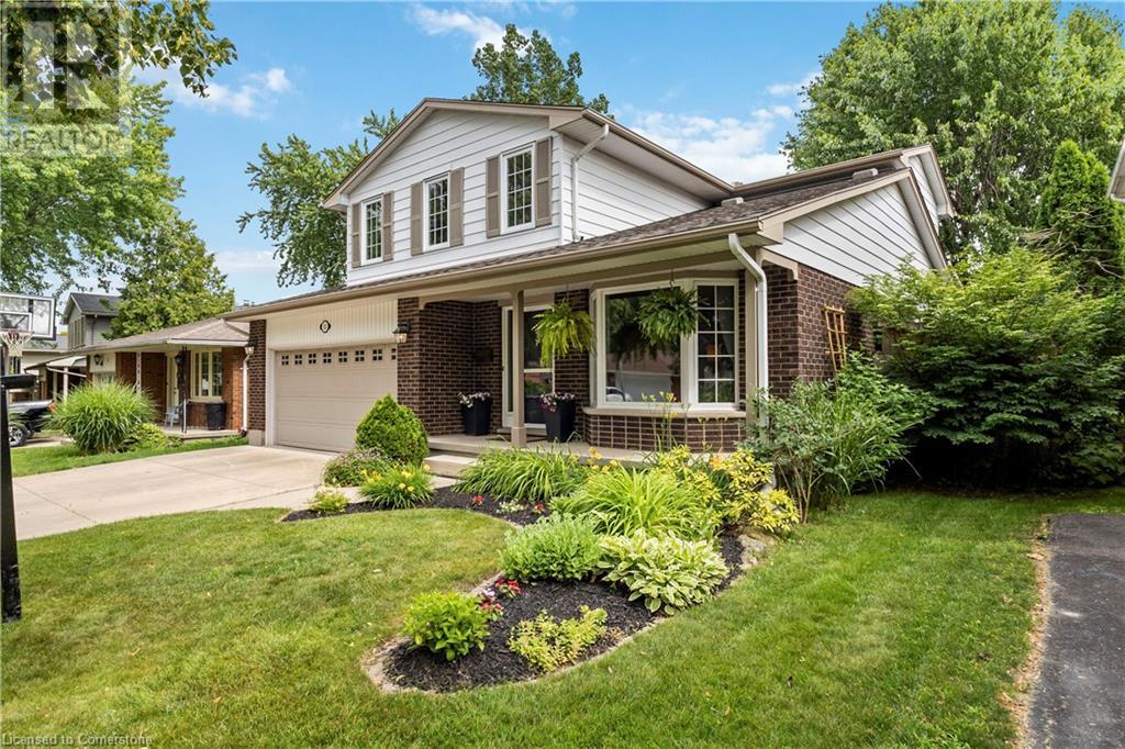 Photo 2 of 40 for 55 Concord Crescent