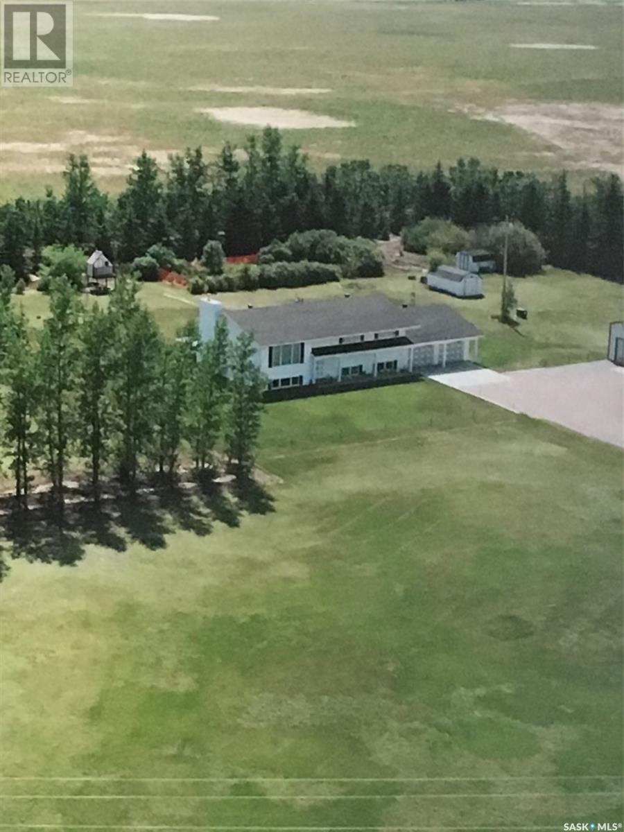 Heintz Acreage, central butte, Saskatchewan