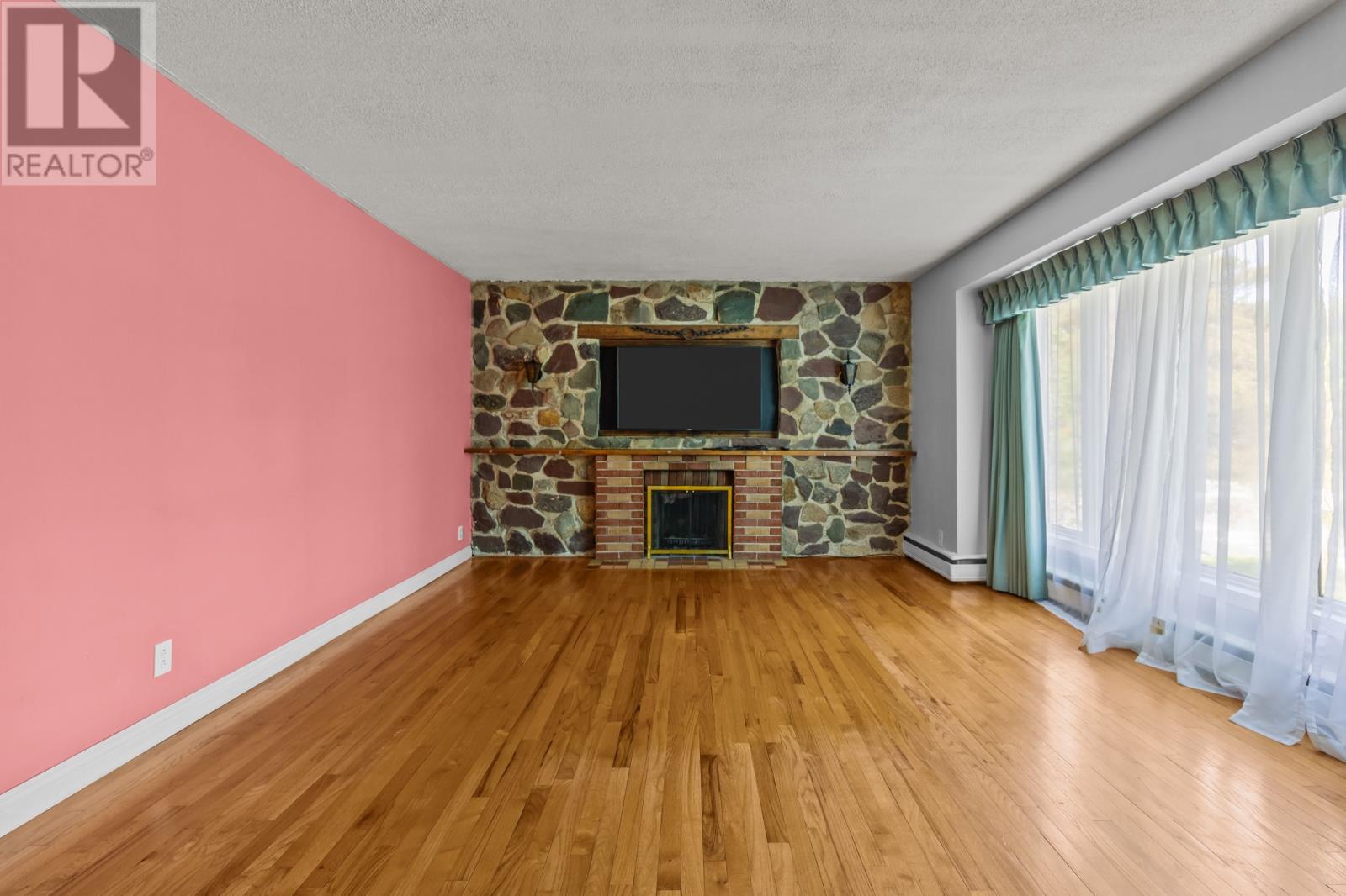 Property at 204 Elizabeth Avenue image 4