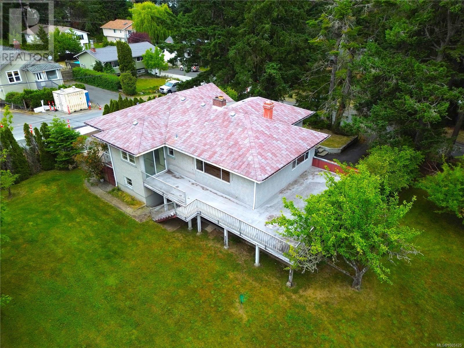 Property at 999 Violet Ave image 3