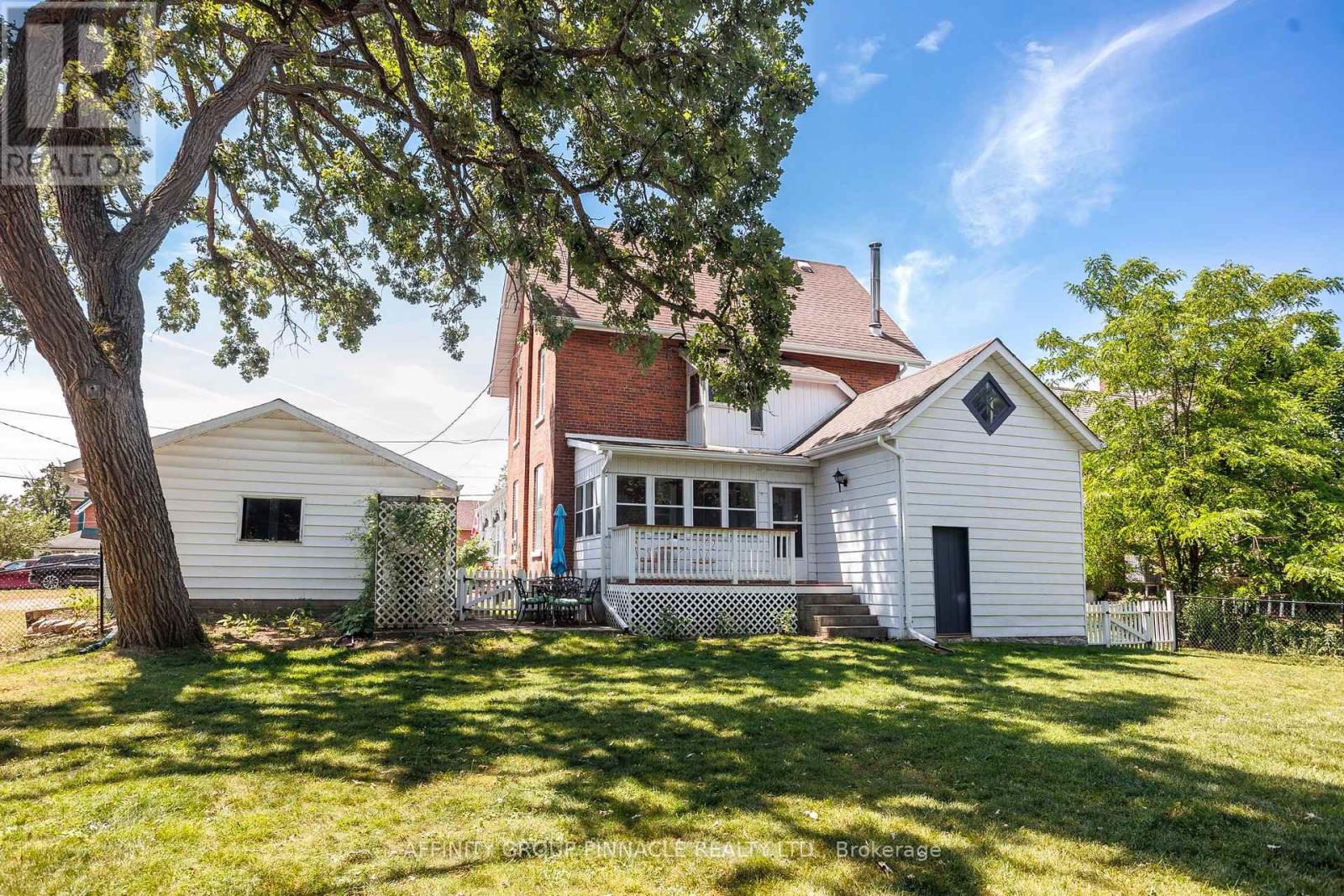 42 Oak Street, Kawartha Lakes, Ontario  K0M 1N0 - Photo 41 - X12259080