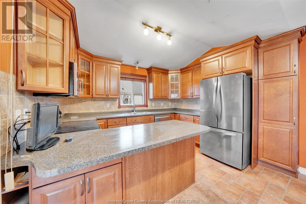 12165 Cranbrook Cres, Tecumseh, Ontario  N8N 2M1 - Photo 7 - 25016756