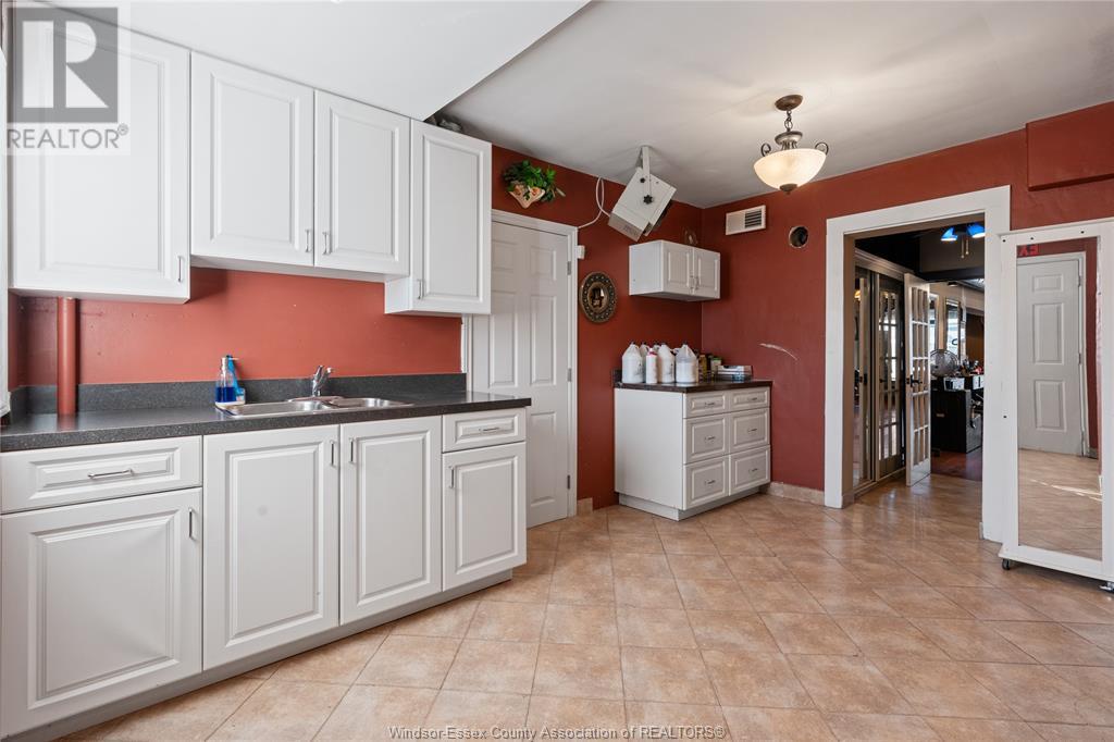 2558 Howard, Windsor, Ontario  N8X 3W2 - Photo 11 - 25016747
