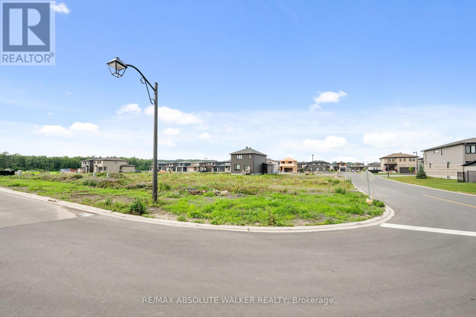 311 Turquoise Street, Clarence-Rockland, Ontario  K4K 0L5 - Photo 7 - X12259053