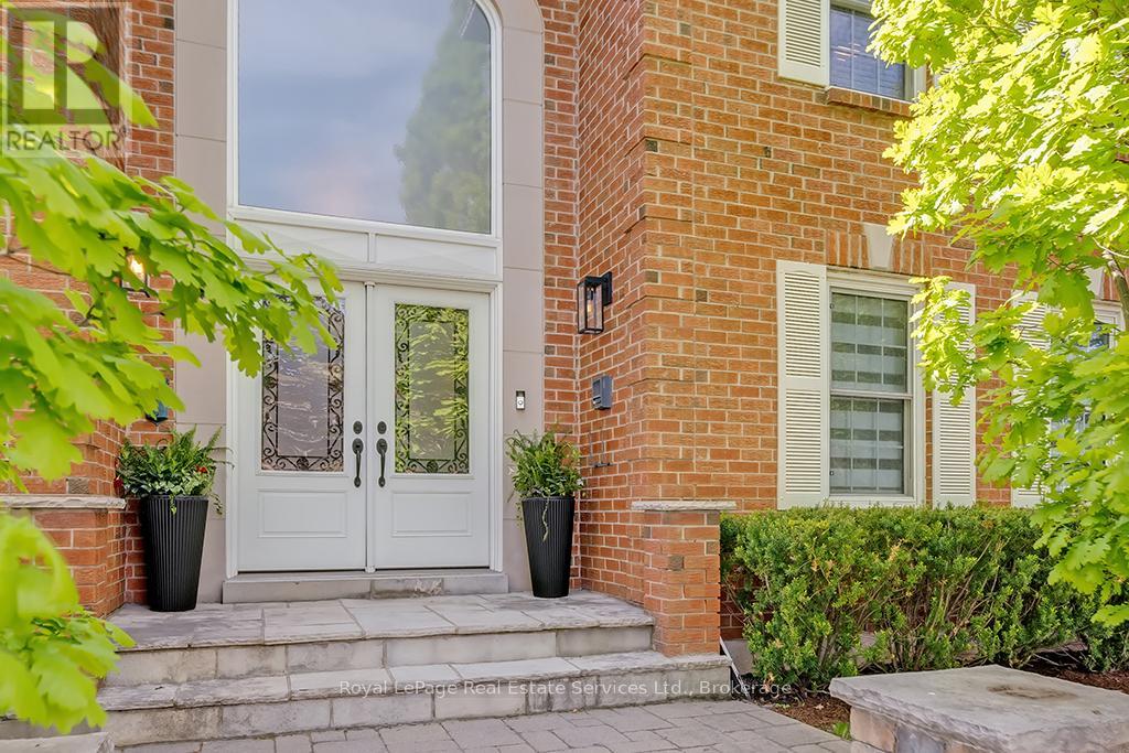 Property at 2101 GROSVENOR STREET image 3