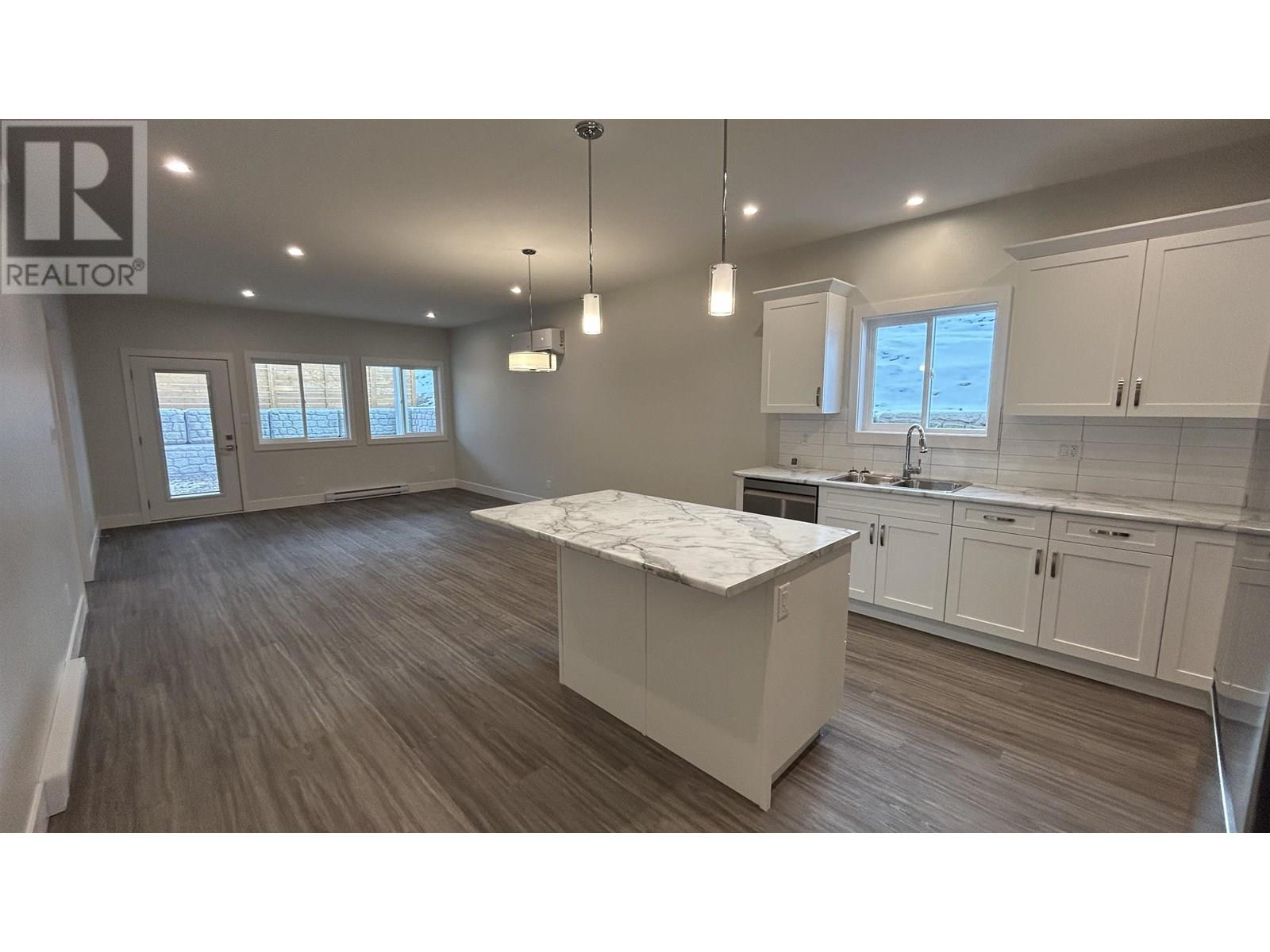 19 105 Forest Ridge Road, 100 Mile House, British Columbia  V0K 2E0 - Photo 4 - R2979698