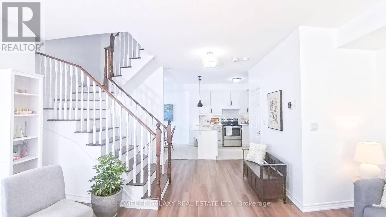 Property at 8 - 1050 ELTON WAY image 5