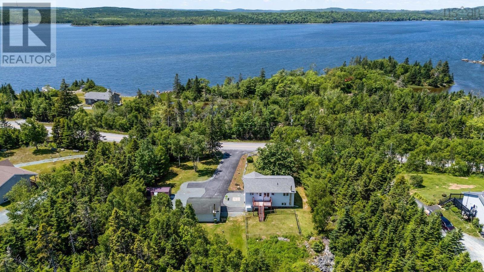 Property at 501 Ostrea Lake Road image 2