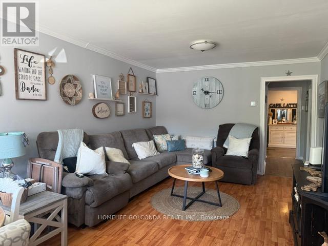 240 Pine Beach Drive, Georgina, Ontario  L4P 2B5 - Photo 8 - N12258945