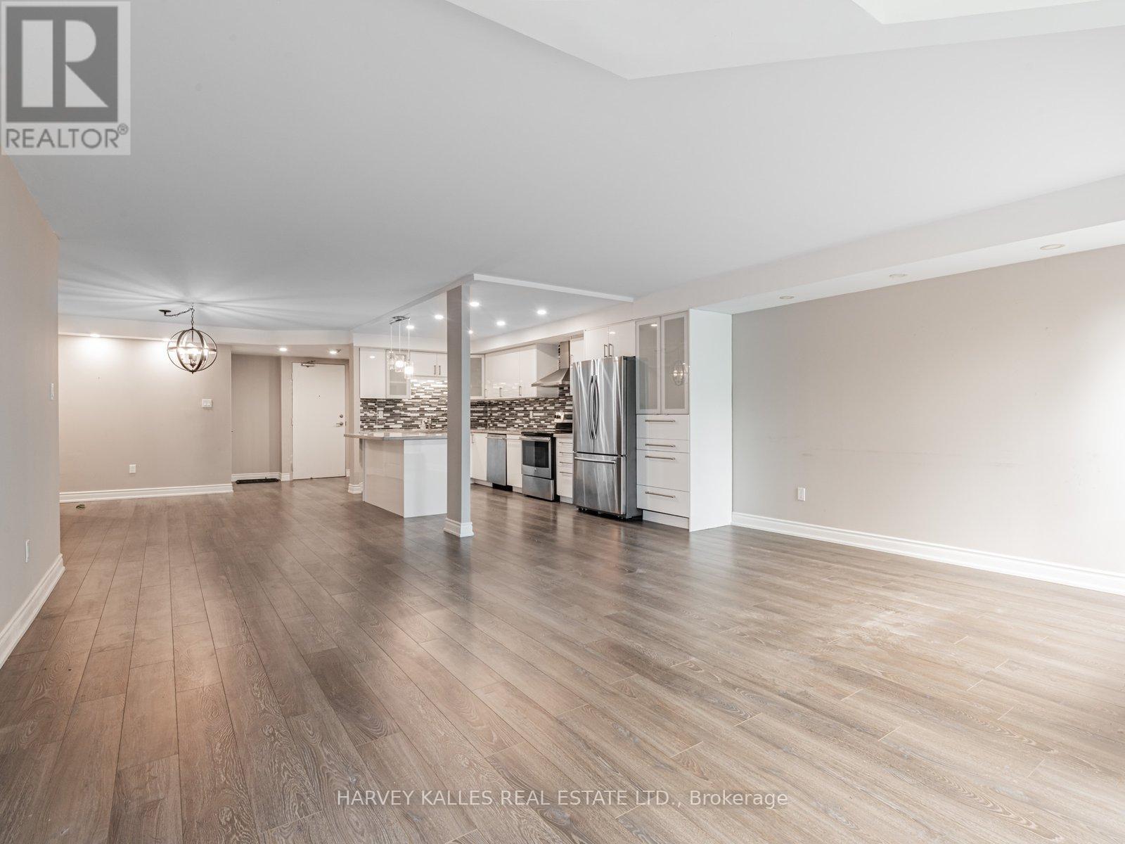 Property at 113 - 5 WELDRICK ROAD W image 4
