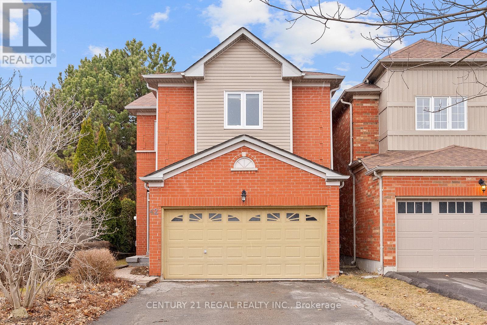 42 BALLYMORE DRIVE, Aurora, Ontario