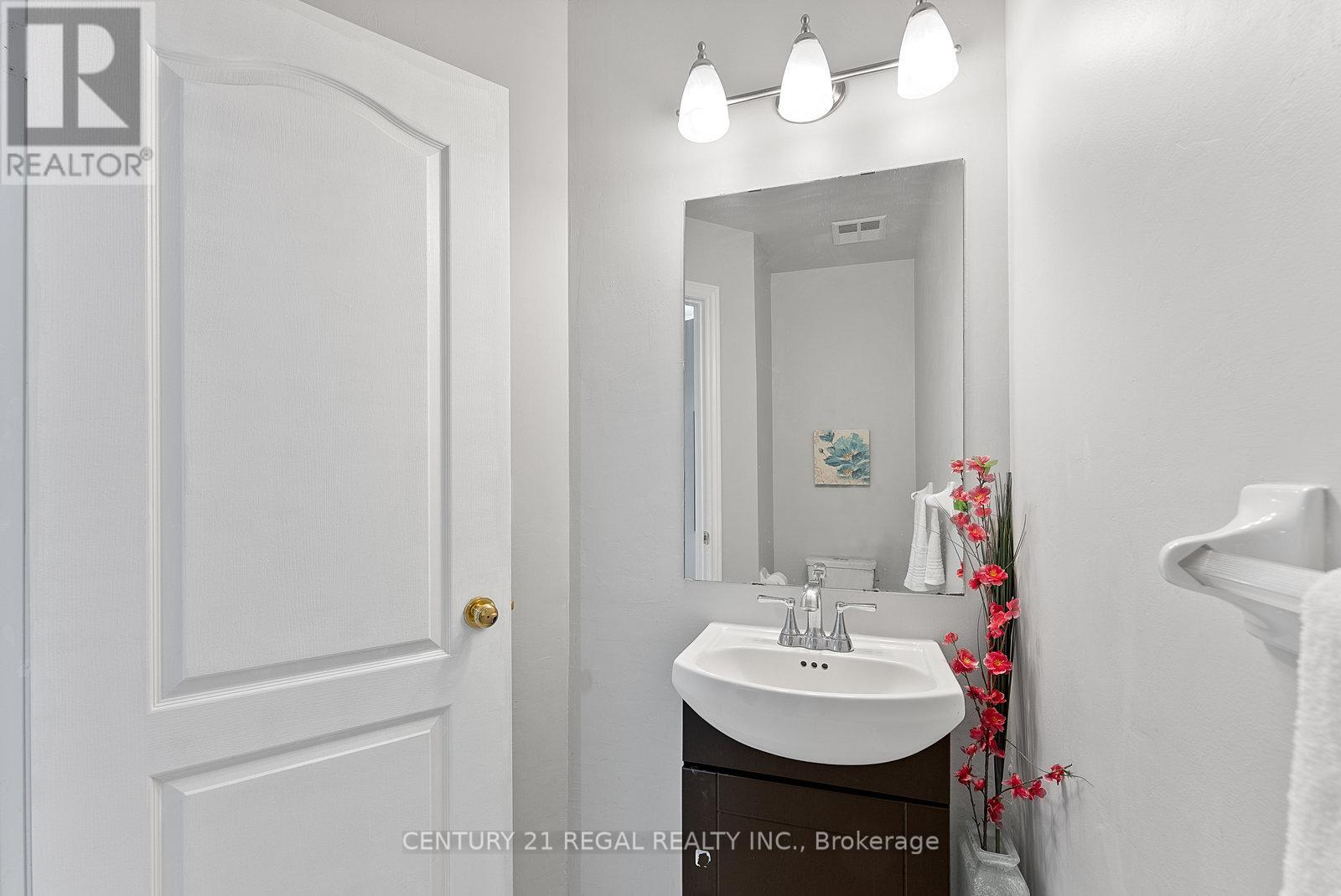 42 Ballymore Drive, Aurora, Ontario  L4G 7E6 - Photo 19 - N12259113