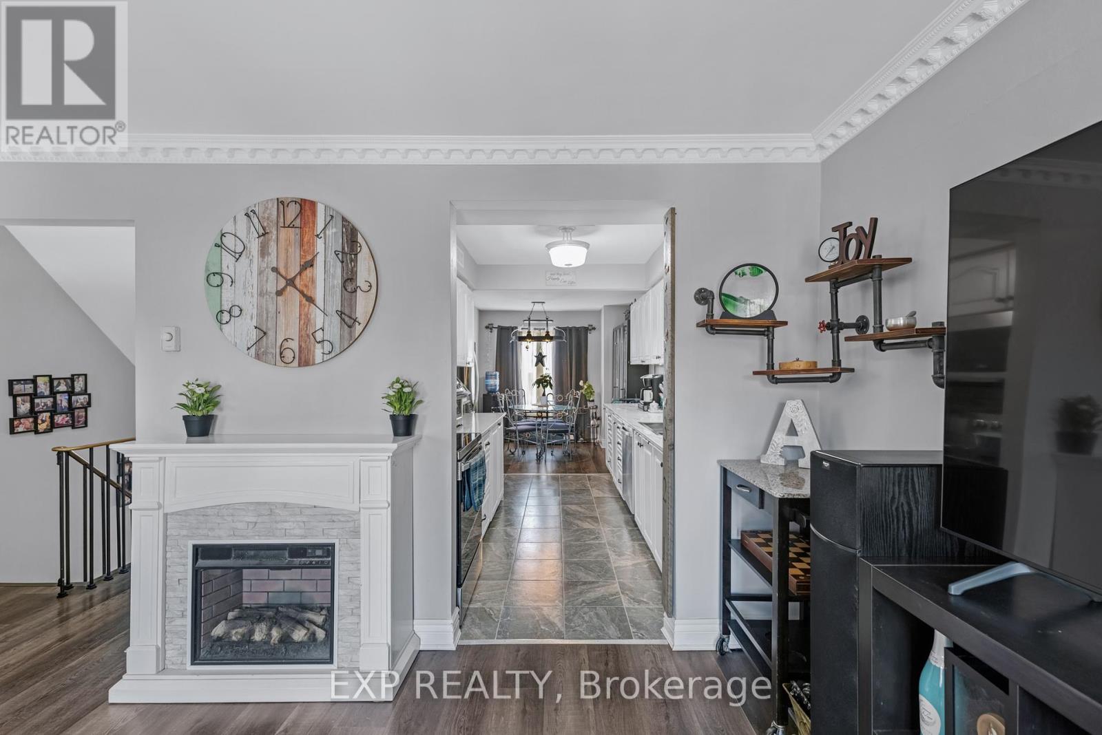 2 - 113 North Street, Georgina, Ontario  L0E 1R0 - Photo 13 - N12259119