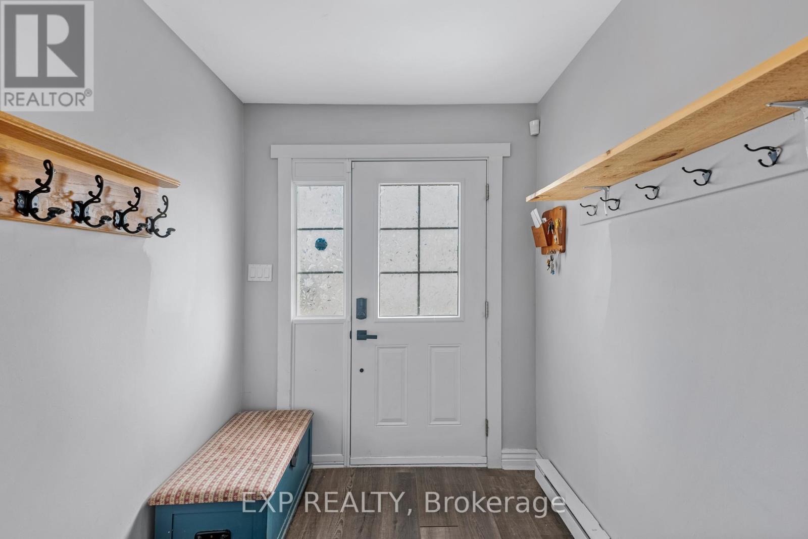 2 - 113 North Street, Georgina, Ontario  L0E 1R0 - Photo 2 - N12259119