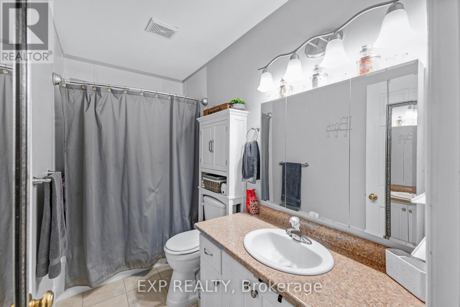 2 - 113 North Street, Georgina, Ontario  L0E 1R0 - Photo 25 - N12259119