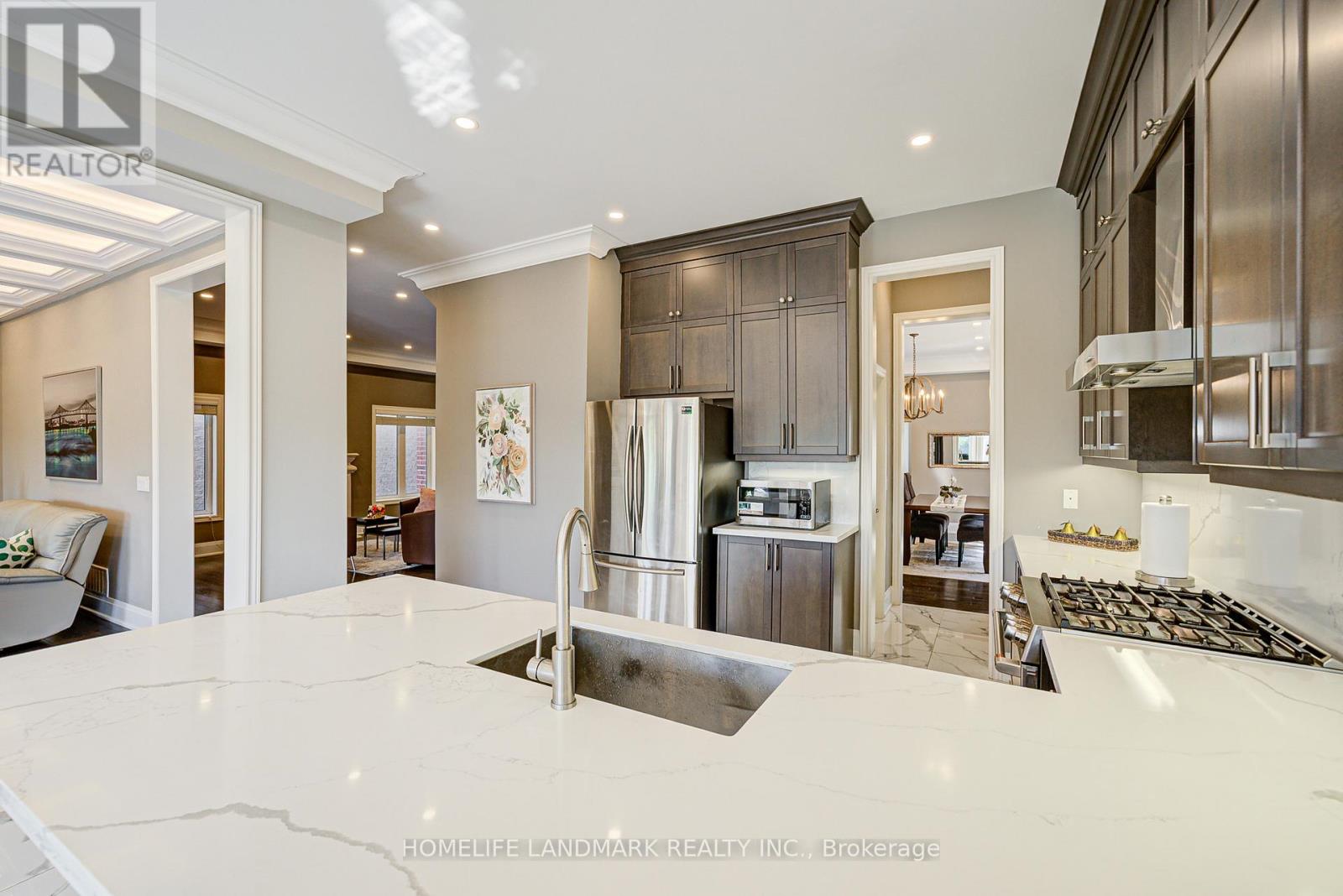17 Dr Pearson Court, East Gwillimbury, Ontario  L9N 0P4 - Photo 15 - N12259222