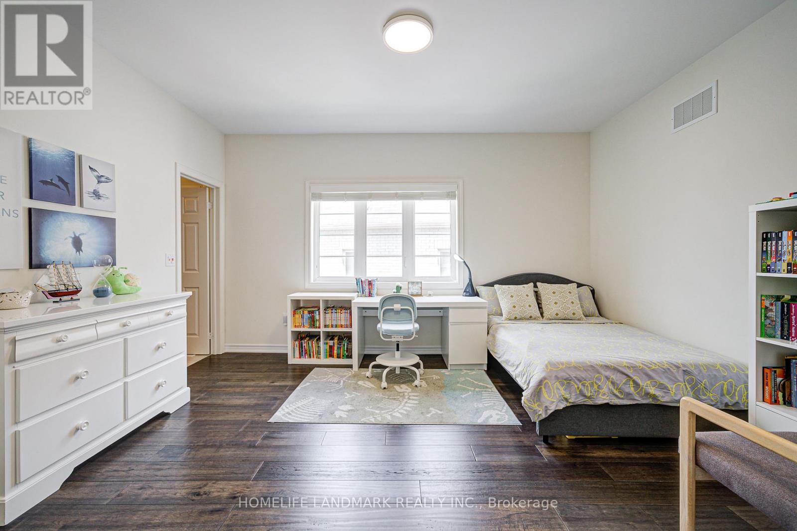 17 Dr Pearson Court, East Gwillimbury (Sharon), Ontario  L9N 0P4 - Photo 32 - N12259222