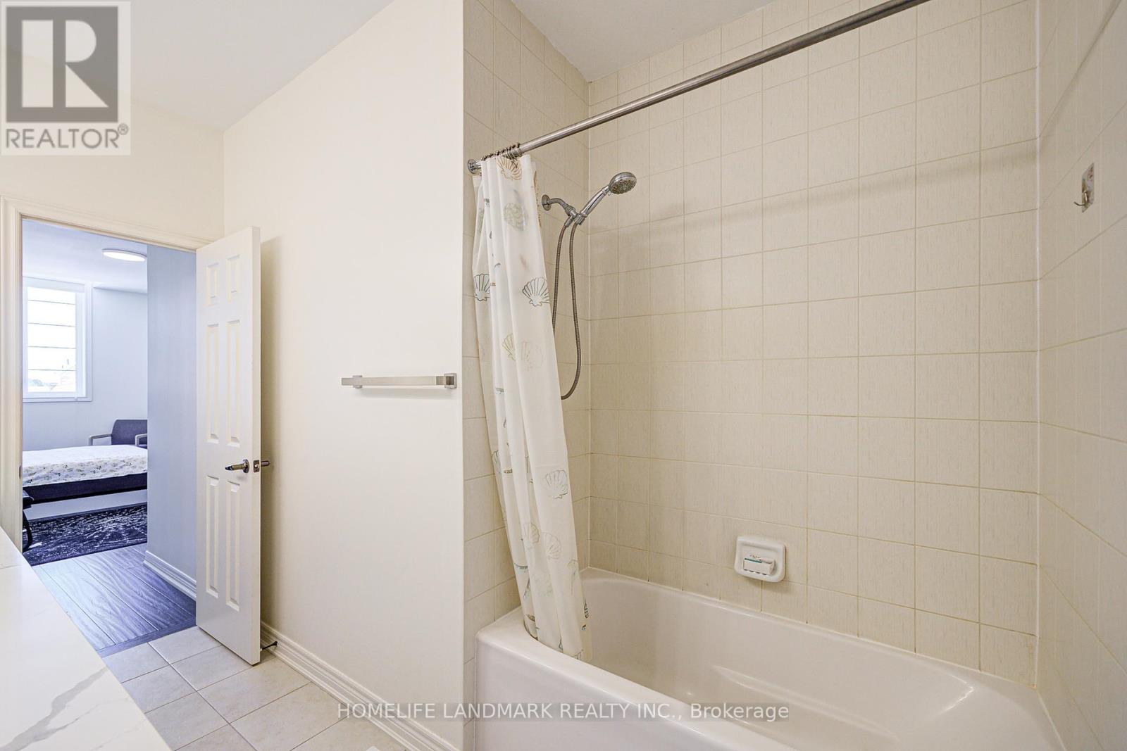 17 Dr Pearson Court, East Gwillimbury (Sharon), Ontario  L9N 0P4 - Photo 40 - N12259222