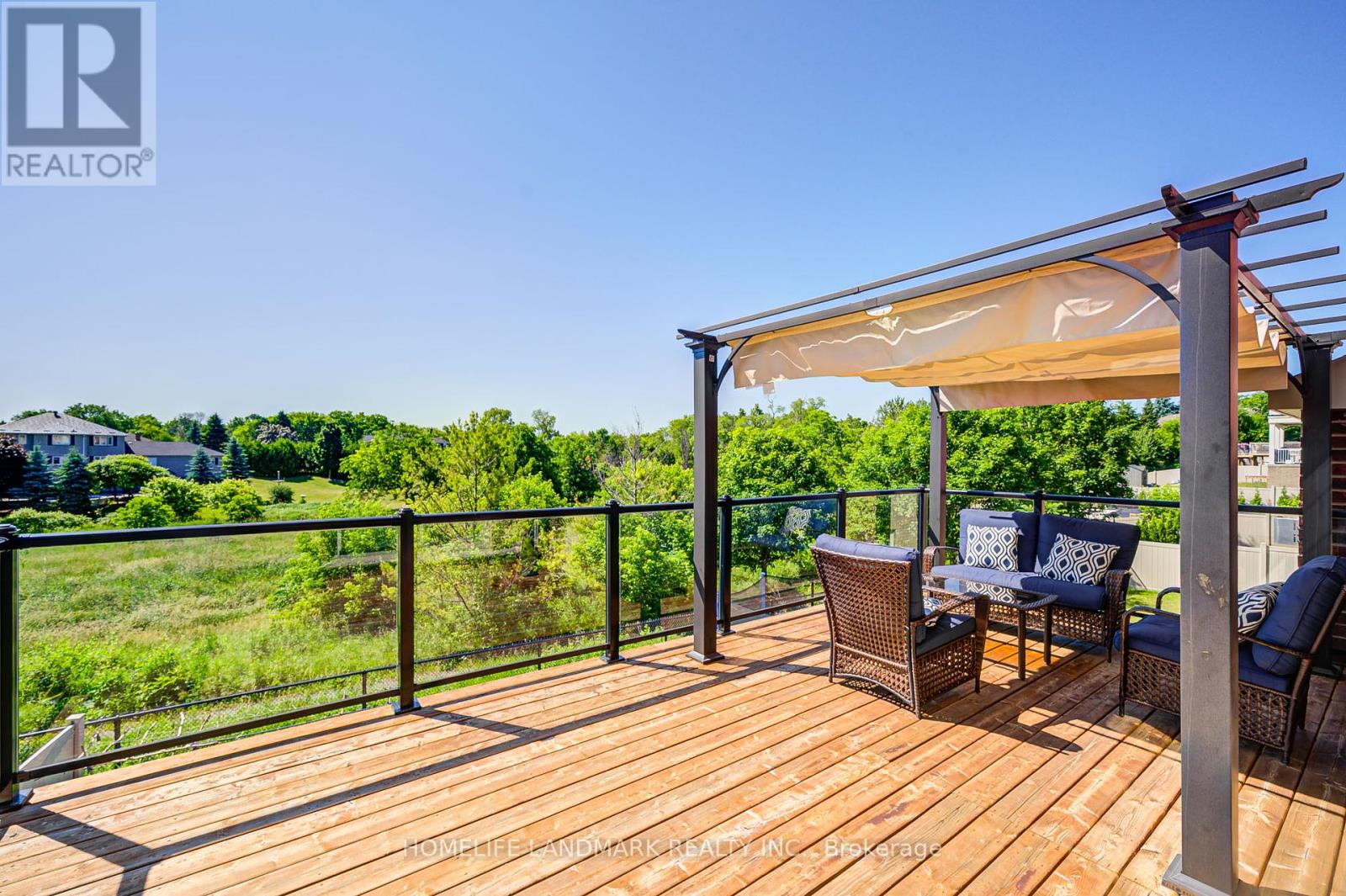 17 Dr Pearson Court, East Gwillimbury (Sharon), Ontario  L9N 0P4 - Photo 42 - N12259222