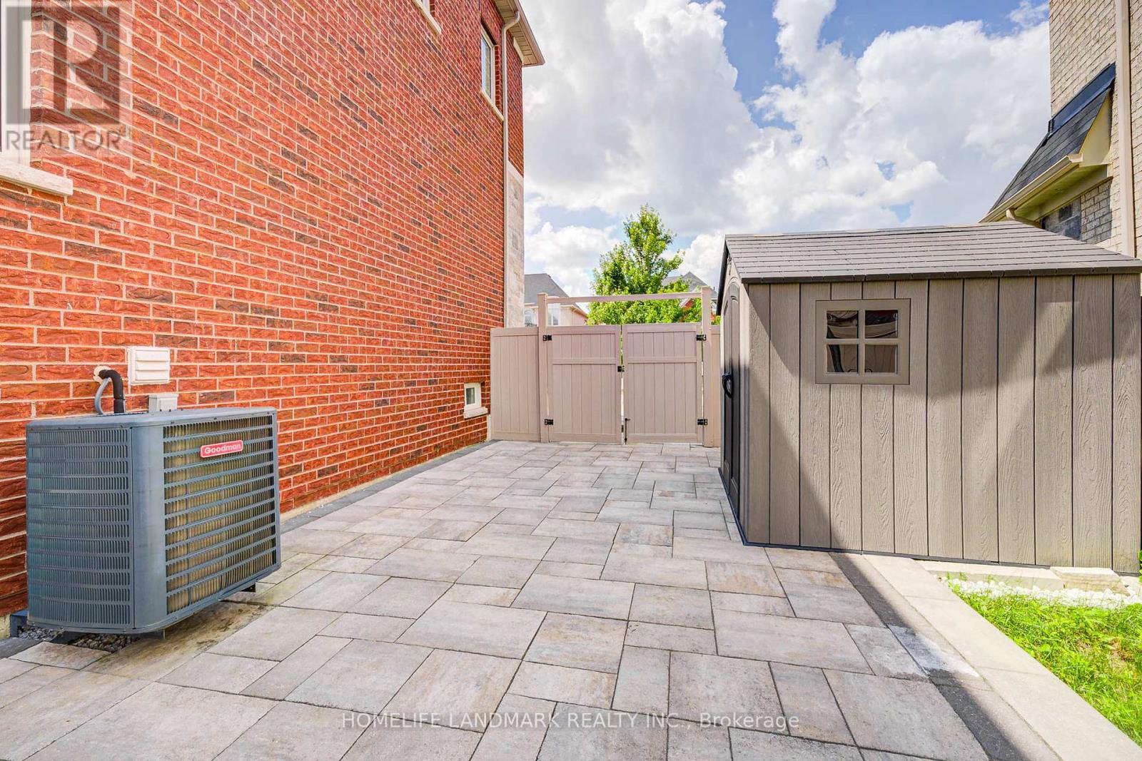 17 Dr Pearson Court, East Gwillimbury (Sharon), Ontario  L9N 0P4 - Photo 46 - N12259222