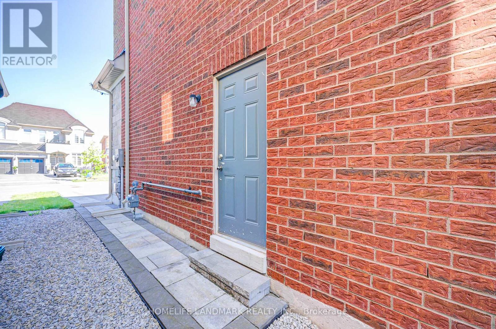 17 Dr Pearson Court, East Gwillimbury (Sharon), Ontario  L9N 0P4 - Photo 49 - N12259222