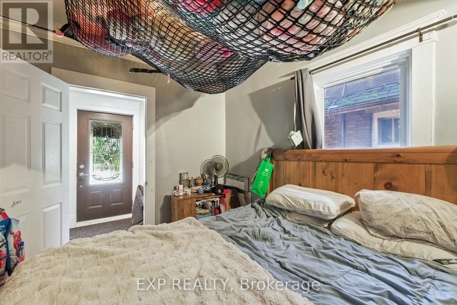 20 Barrington Avenue, London North, Ontario  N6H 1J9 - Photo 10 - X12259282