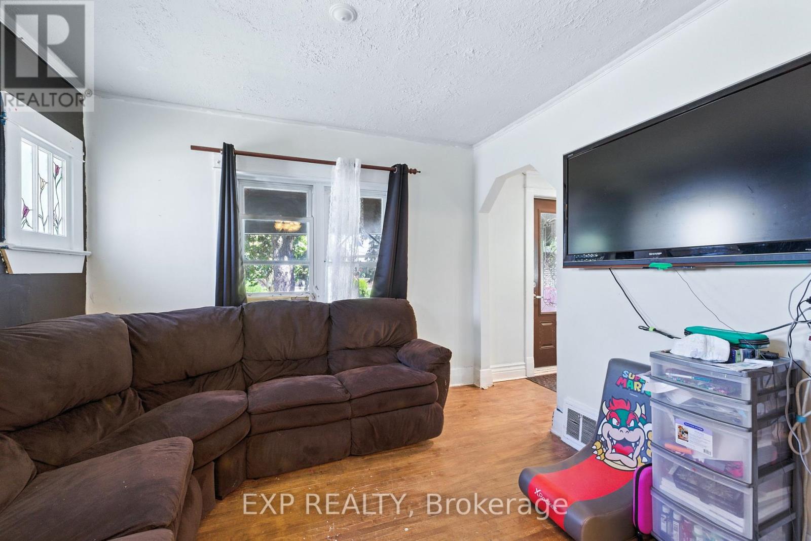 20 Barrington Avenue, London North, Ontario  N6H 1J9 - Photo 12 - X12259282