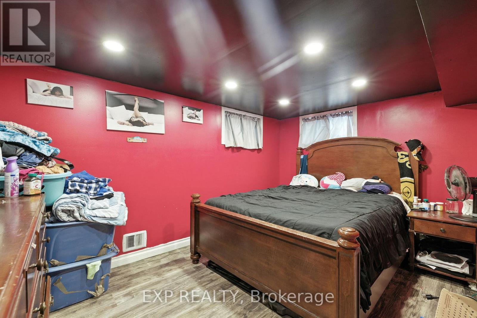 20 Barrington Avenue, London North, Ontario  N6H 1J9 - Photo 34 - X12259282