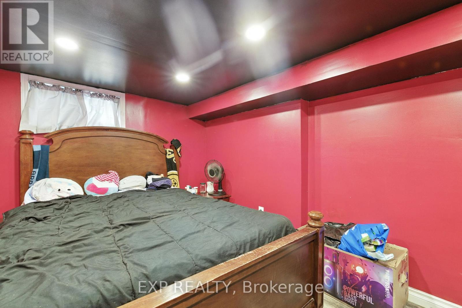 20 Barrington Avenue, London North, Ontario  N6H 1J9 - Photo 35 - X12259282