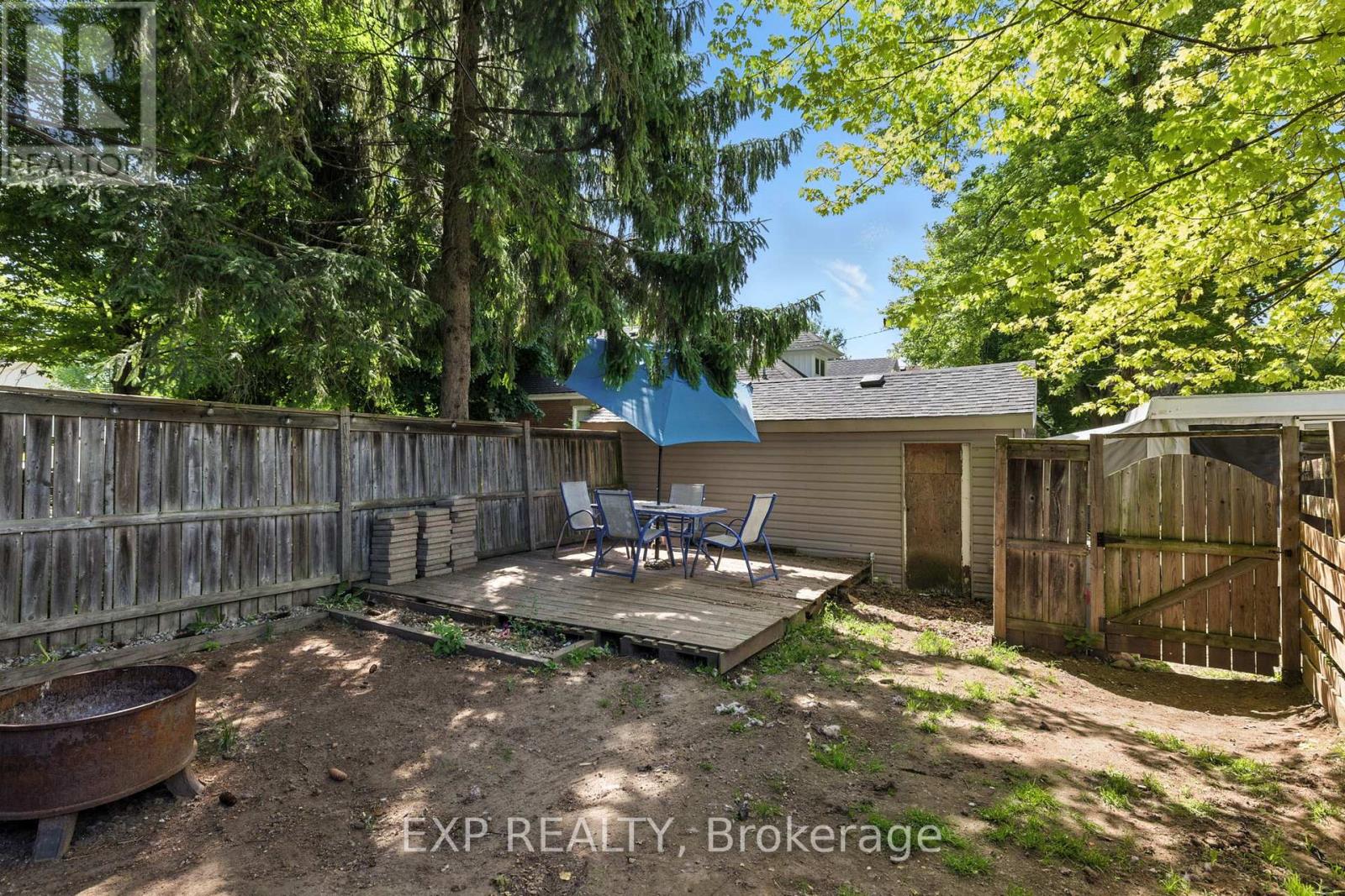 20 Barrington Avenue, London North, Ontario  N6H 1J9 - Photo 37 - X12259282