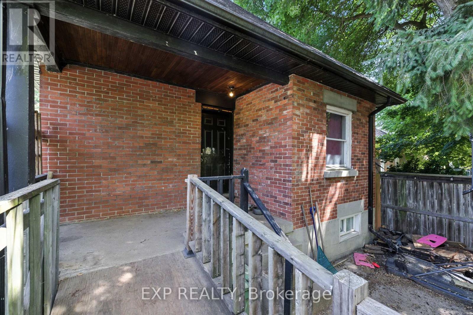 20 Barrington Avenue, London North, Ontario  N6H 1J9 - Photo 41 - X12259282