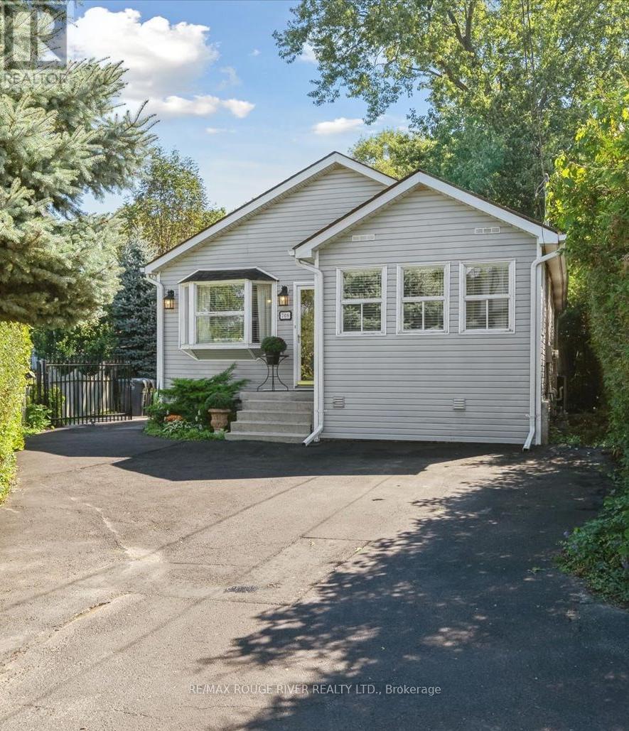 Property at 708 MONTBECK CRESCENT image 3