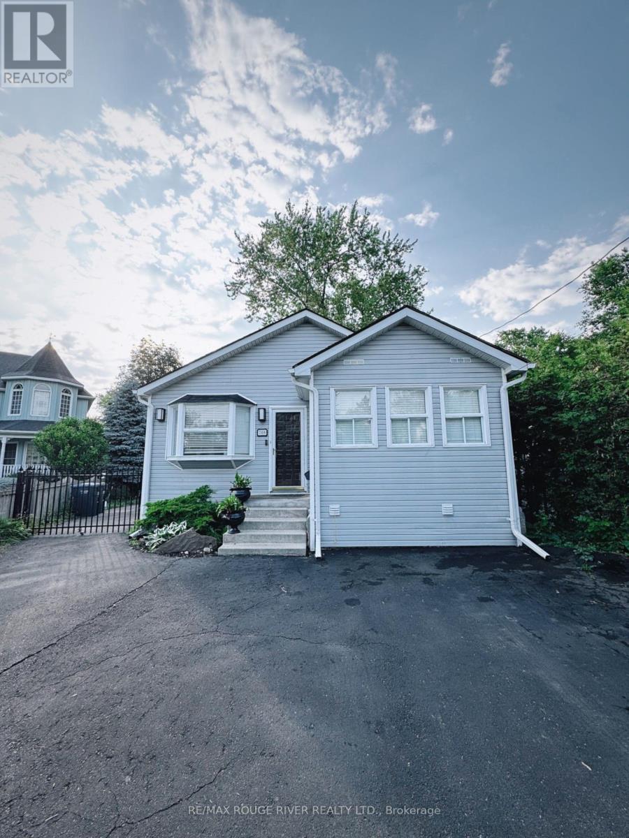 Property at 708 MONTBECK CRESCENT image 4
