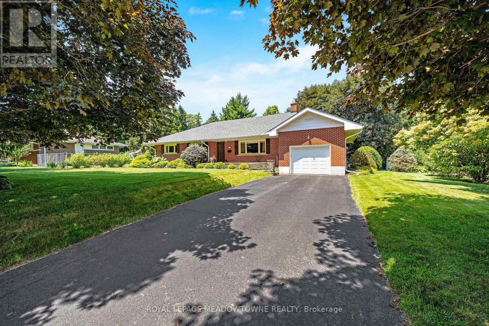 Property at 17 VALLEYVIEW ROAD image 1