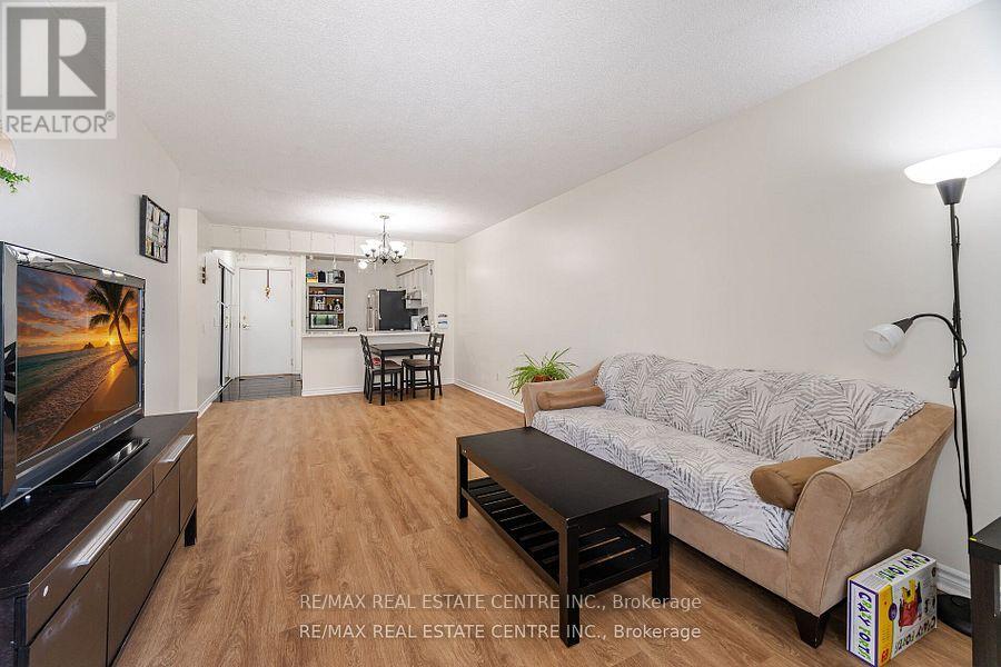 514 - 35 Kingsbridge Garden Circle, Mississauga, Ontario  L5R 3Z5 - Photo 10 - W12259099