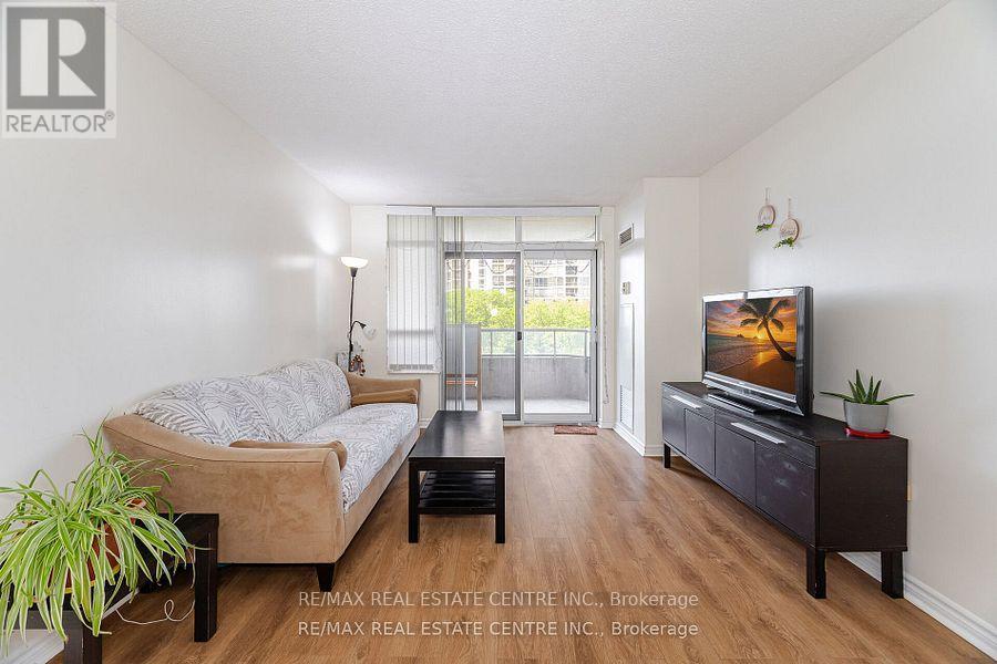 514 - 35 Kingsbridge Garden Circle, Mississauga, Ontario  L5R 3Z5 - Photo 11 - W12259099