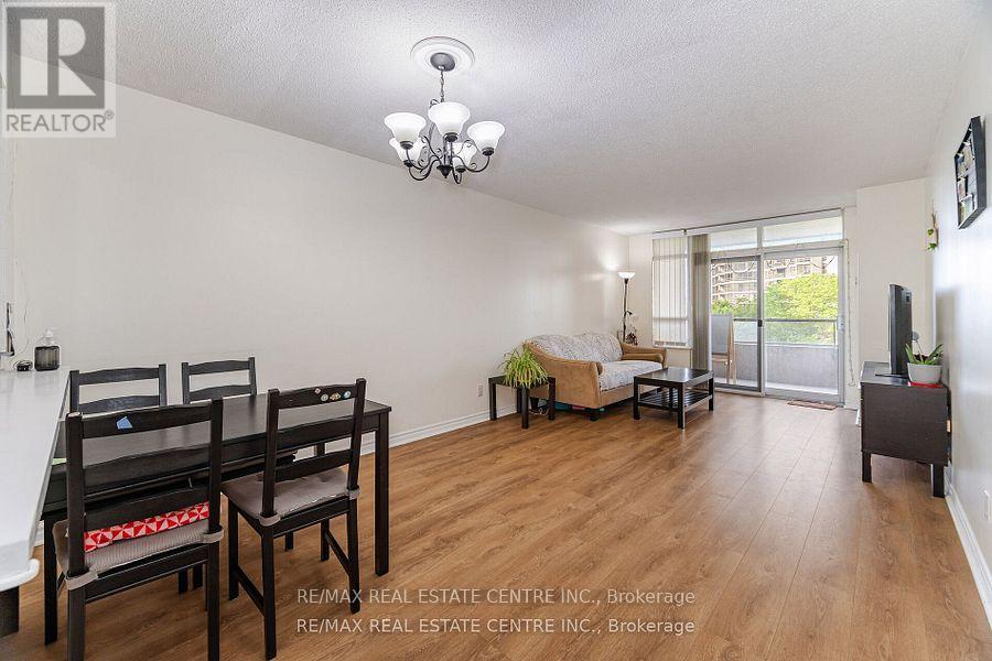 514 - 35 Kingsbridge Garden Circle, Mississauga, Ontario  L5R 3Z5 - Photo 12 - W12259099