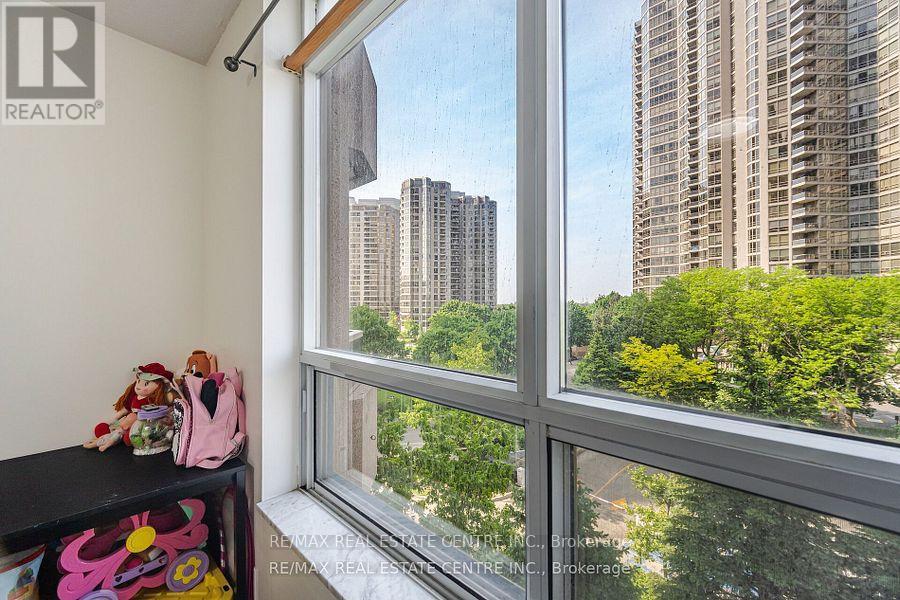 514 - 35 Kingsbridge Garden Circle, Mississauga, Ontario  L5R 3Z5 - Photo 15 - W12259099