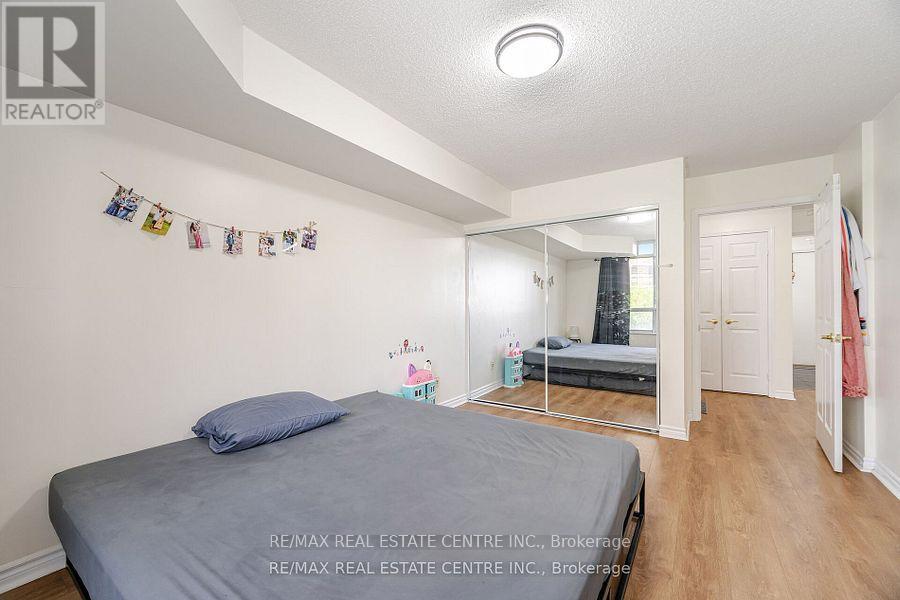 514 - 35 Kingsbridge Garden Circle, Mississauga, Ontario  L5R 3Z5 - Photo 16 - W12259099