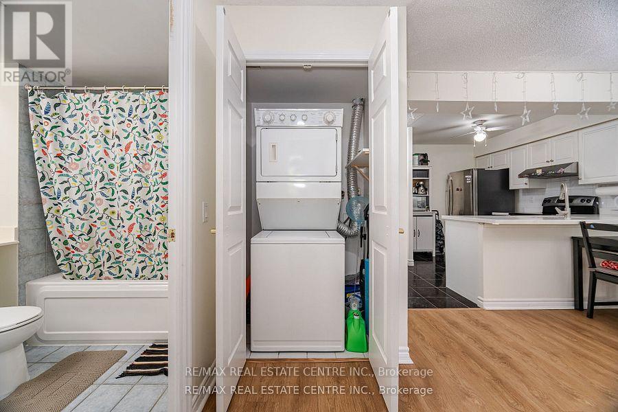 514 - 35 Kingsbridge Garden Circle, Mississauga, Ontario  L5R 3Z5 - Photo 18 - W12259099