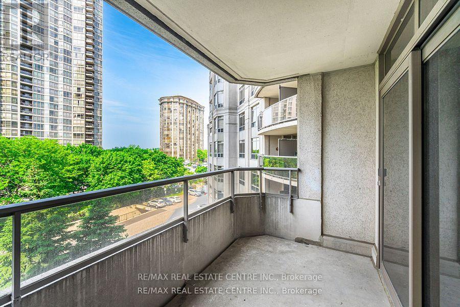 514 - 35 Kingsbridge Garden Circle, Mississauga, Ontario  L5R 3Z5 - Photo 21 - W12259099