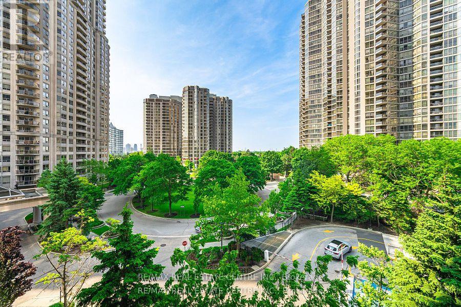 514 - 35 Kingsbridge Garden Circle, Mississauga, Ontario  L5R 3Z5 - Photo 24 - W12259099