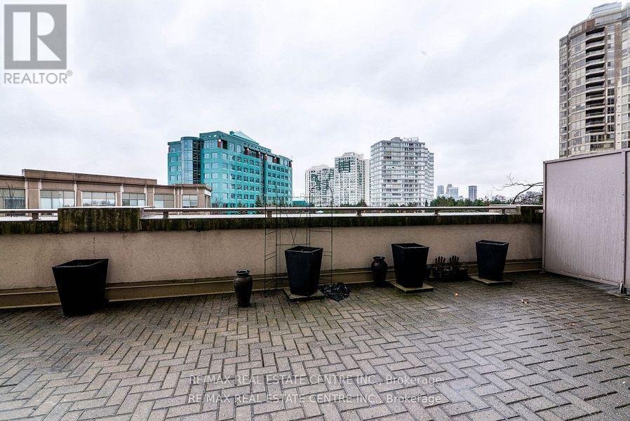 514 - 35 Kingsbridge Garden Circle, Mississauga, Ontario  L5R 3Z5 - Photo 46 - W12259099