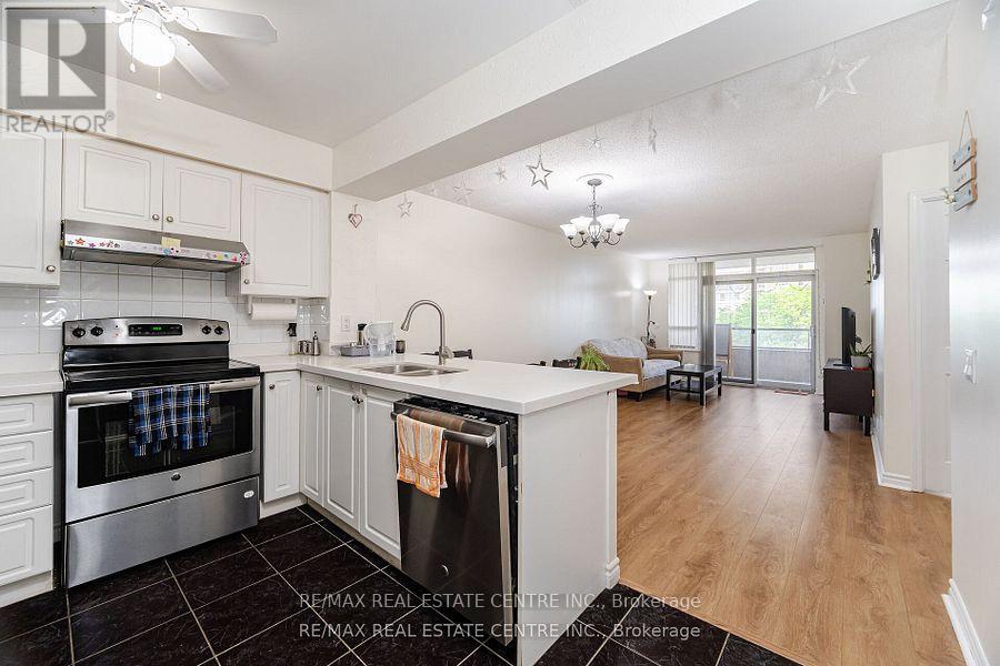 514 - 35 Kingsbridge Garden Circle, Mississauga, Ontario  L5R 3Z5 - Photo 7 - W12259099