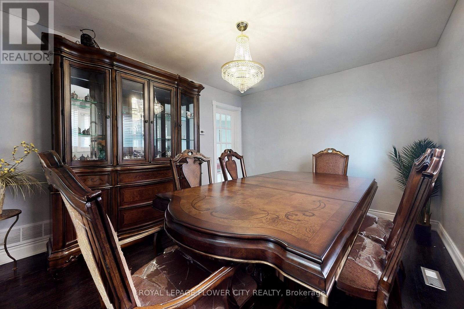 656 Esprit Crescent, Mississauga, Ontario  L5R 3B9 - Photo 17 - W12259116
