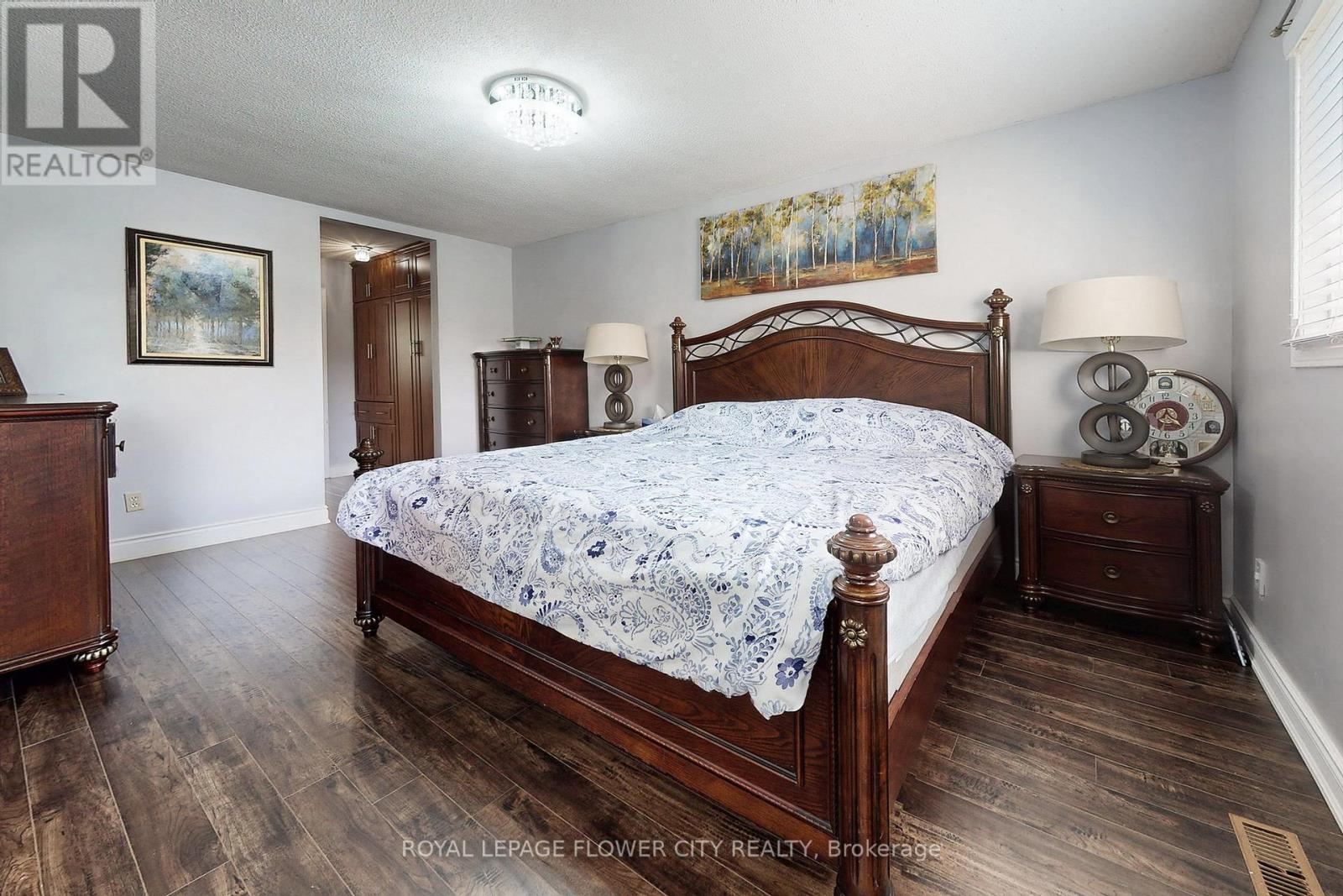 656 Esprit Crescent, Mississauga, Ontario  L5R 3B9 - Photo 23 - W12259116